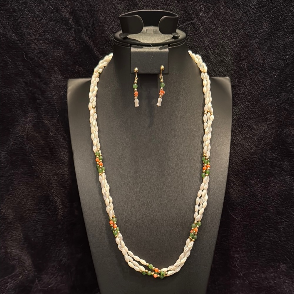 Elegant Pearl Necklace Set